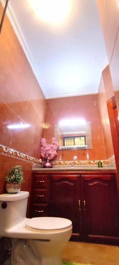 *** Ξενοδοχείο με διαμερίσματα Home Suite Garden Γκουαγιακίλ Ισημερινός